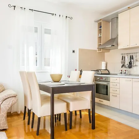 With Parking Space Seget Donji, - 21374 Appartement