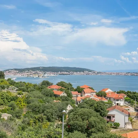 Διαμέρισμα With Parking Space Seget Donji, - 21374 Τρογκίρ
